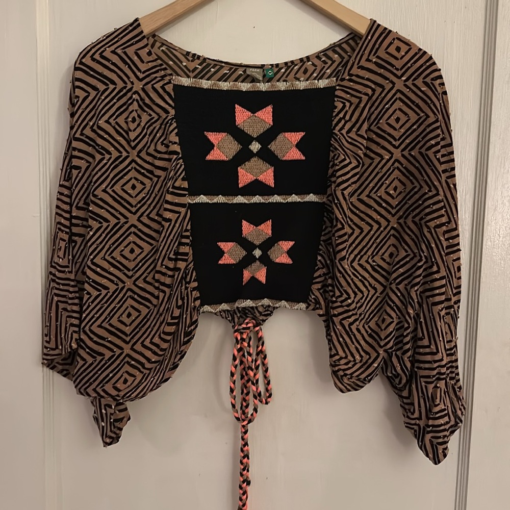 Farm Rio embroidered top - Picture 6 of 6